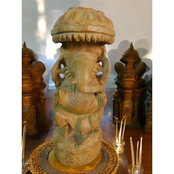 Vintage Hand-Carved Wood Ganesh Idol Elephant God Statue with Umbrella 6.25" - Picture 1 of 10